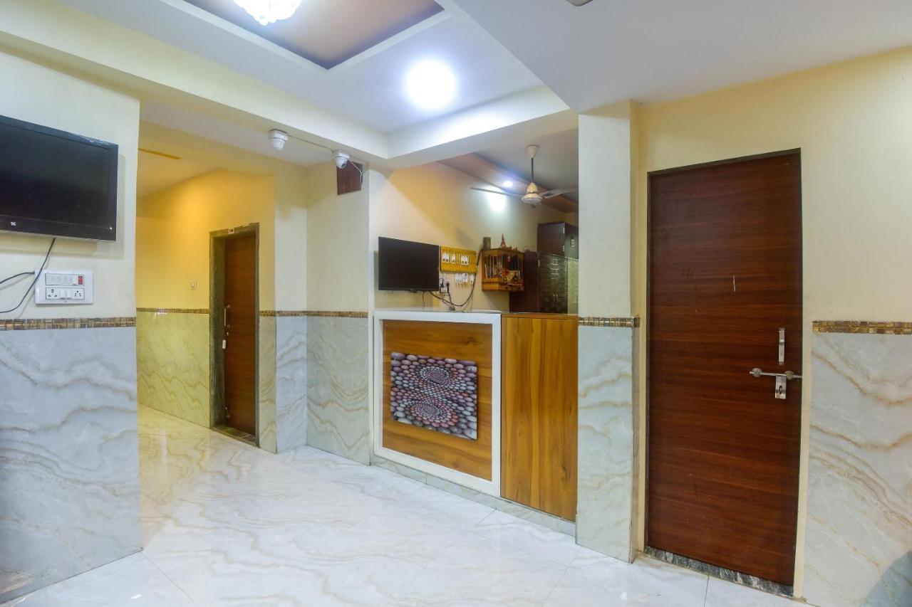 Oyo 60773 Ruchita Loadging & Boarding Hotel Bombay Esterno foto