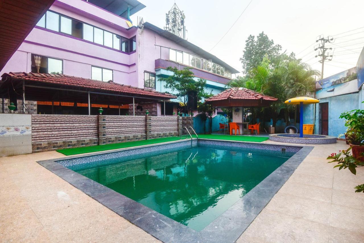 Oyo 60773 Ruchita Loadging & Boarding Hotel Bombay Esterno foto
