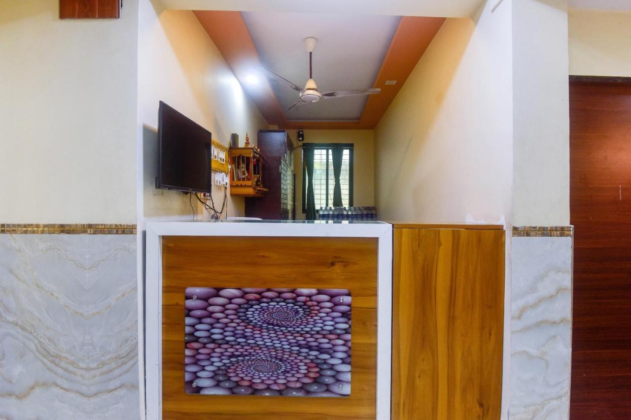 Oyo 60773 Ruchita Loadging & Boarding Hotel Bombay Esterno foto