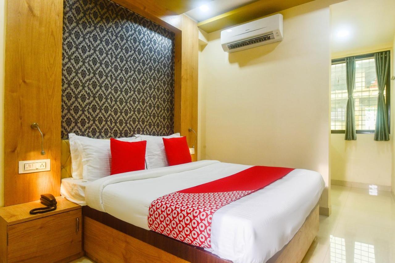 Oyo 60773 Ruchita Loadging & Boarding Hotel Bombay Esterno foto